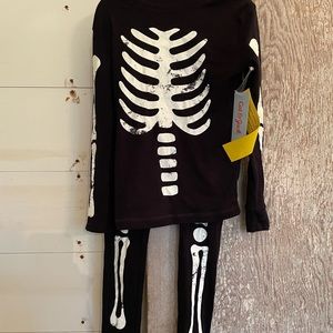 New with tag Skeleton pajamas costume size 6 Cat & Jack
